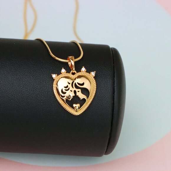 "Crowned Heart Pendant in Rose Gold with Intricate Silhouette Design, XPPT1839 - Picture 4 of 13